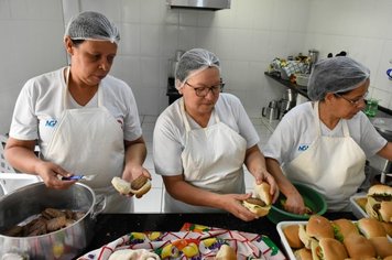 Foto - Prefeitura de Agudos serve Lanche Especial para cerca de 8 mil alunos das escolas municipais e estaduais 