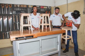 Foto - Curso da Escola Municipal de Marcenaria