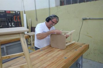 Foto - Curso da Escola Municipal de Marcenaria