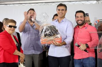 Foto - Governo entrega Creche Escola e libera recursos para construção de moradias em Agudos