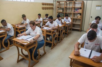 Foto - Curso da Escola Municipal de Marcenaria