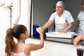 Foto - Prefeitura de Agudos serve Lanche Especial para cerca de 8 mil alunos das escolas municipais e estaduais 