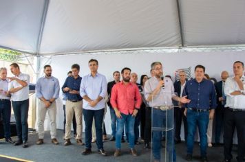 Foto - Governo entrega Creche Escola e libera recursos para construção de moradias em Agudos