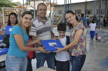 Foto - Prefeitura de Agudos completa entrega de kits escolares esta semana