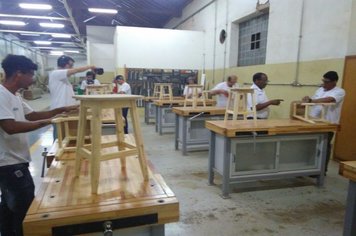 Foto - Curso da Escola Municipal de Marcenaria