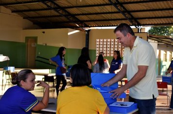 Foto - Prefeitura de Agudos começa a entregar kits de material escolar