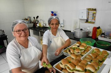 Foto - Prefeitura de Agudos serve Lanche Especial para cerca de 8 mil alunos das escolas municipais e estaduais 