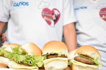 Foto - Prefeitura de Agudos serve Lanche Especial para cerca de 8 mil alunos das escolas municipais e estaduais 