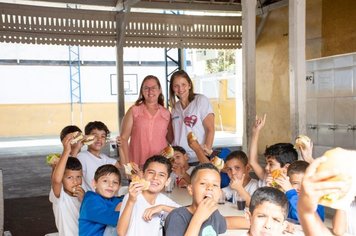 Foto - Prefeitura de Agudos serve Lanche Especial para cerca de 8 mil alunos das escolas municipais e estaduais 