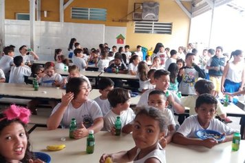 Almoço especial recepciona alunos das redes de ensino de Agudos