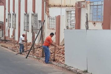 Demolição do antigo prédio da Dinapa entra em nova fase 