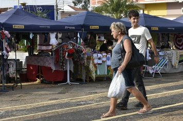 Arte na Praça é opção de presente e entretenimento neste Dia das Mães