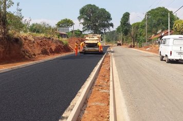Nova avenida começa receber asfaltamento