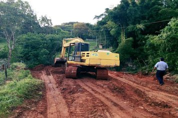 Prefeitura de Agudos trabalha na recuperação de estradas rurais