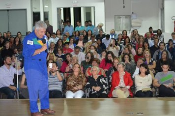 Everton e Marcos Pontes anunciam 