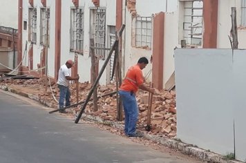 Demolição do antigo prédio da Dinapa entra em nova fase 