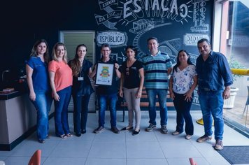 Agudos recebe certificação do lanche Bauru original