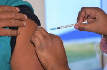 Vacinação para pessoas com 18 anos ou mais começa nesta terça em Agudos