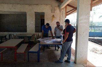 Prefeitura de Agudos retoma obra em escola de Domélia 