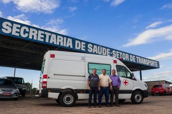 Prefeitura adquire uma nova ambulância para melhorar transporte de pacientes