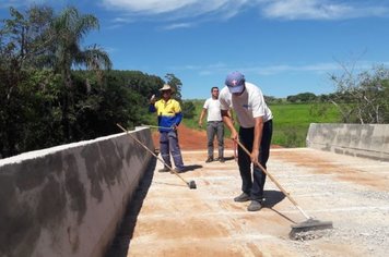 Ponte construída em parceria entre Prefeitura de Agudos e Empresa Suzano garante escoamento agrícola e segurança para moradores de Domélia
