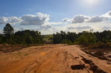 Máquinas abrem caminho para a interligação das Avenidas Carvalho Pinto e Richard Freudemberg