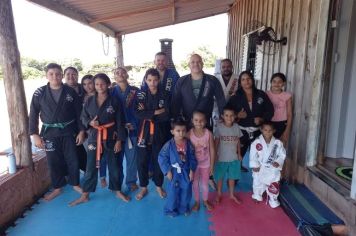 Secretaria de Esportes e Lazer inicia aulas de jiu-jitsu no Assentamento Maraci II