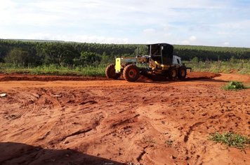 Prefeitura faz recuperação da estrada rural Sertãozinho