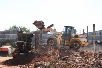 Parceria com Civap traz triturador de resíduos da construção civil para Agudos