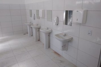 Prefeitura constrói novo banheiro feminino na EMEF Fausto de Marco