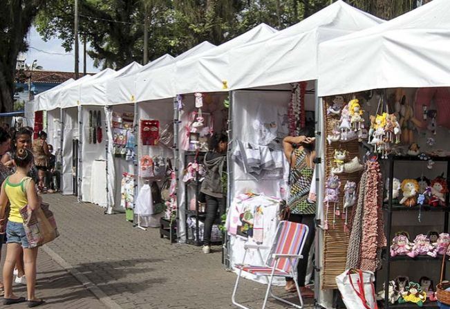 Comtur e Prefeitura de Agudos realizam Feirinha Da Lua para divulgar artesanato e gastronomia local