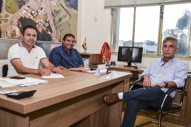 Prefeito também se reuniu com deputado Milton Monti para consolidar obtenção de recursos para 2017