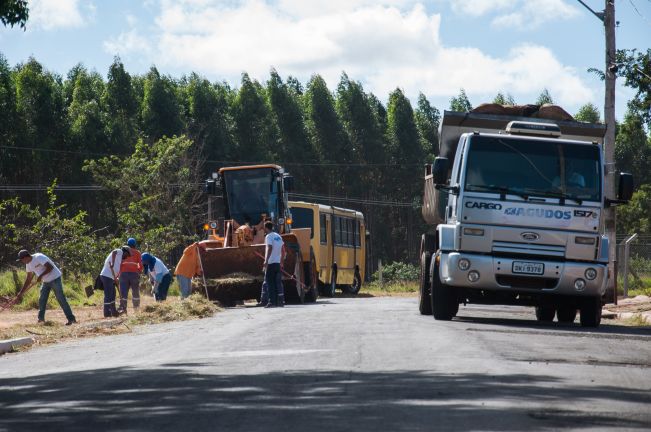 Mutirão na Cohab IV recolheu 68 caminhões de entulhos e galhos