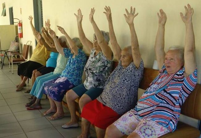 Prefeitura oferece atividades físicas para idosos e portadores de necessidades especiais