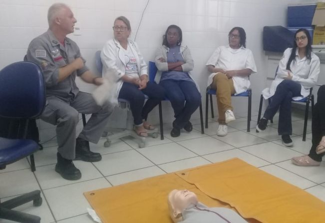 Equipes de enfermagem do CIS da Prefeitura de Agudos receberam treinamento para primeiros socorros