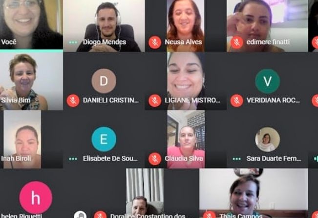 Educação conquista plataforma digital e sistema de ensino gratuitos