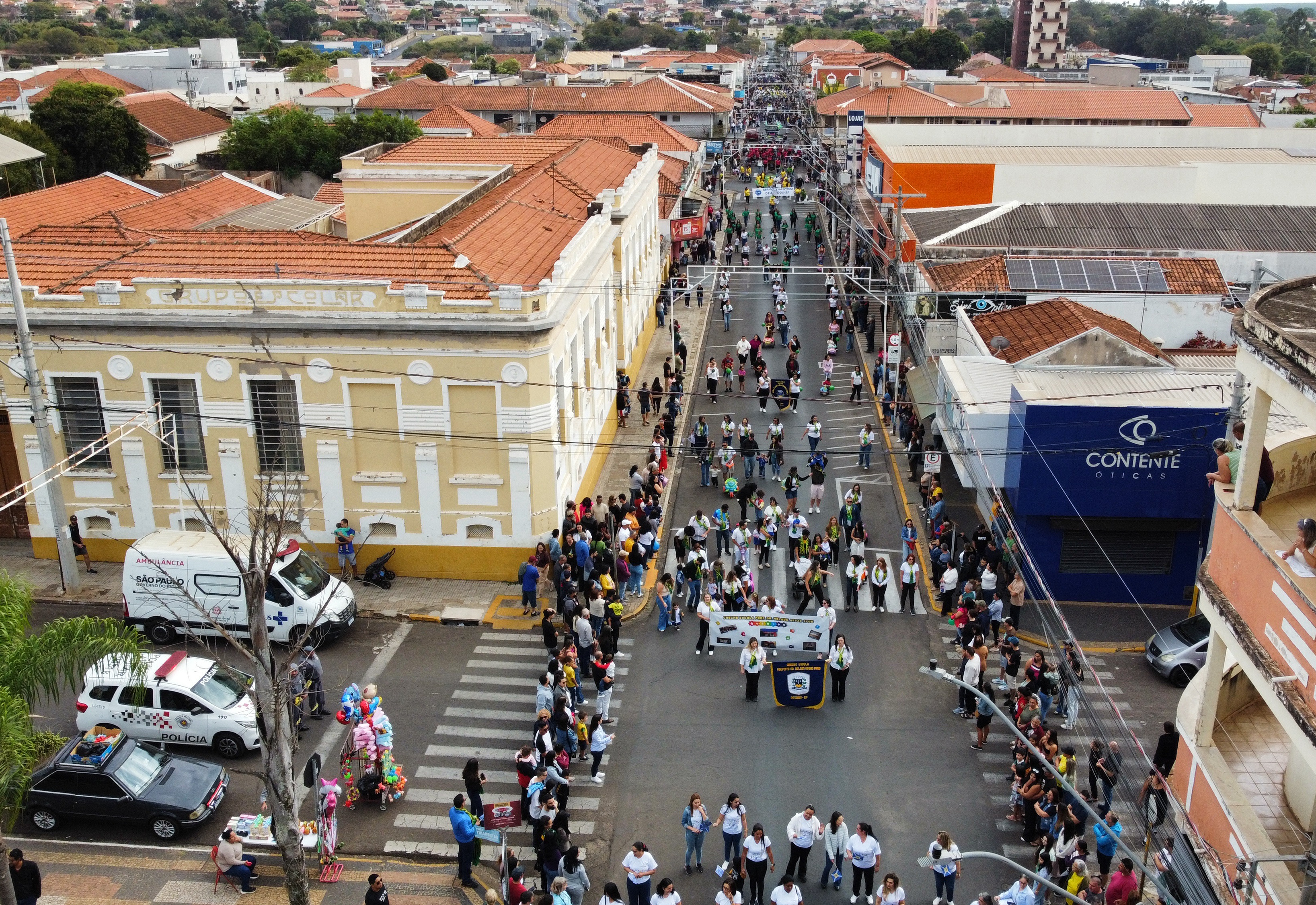 AGUDOS CELEBRA A INDEPENDÊNCIA DO BRASIL COM DESFILE CÍVICO DE 7 DE SETEMBRO