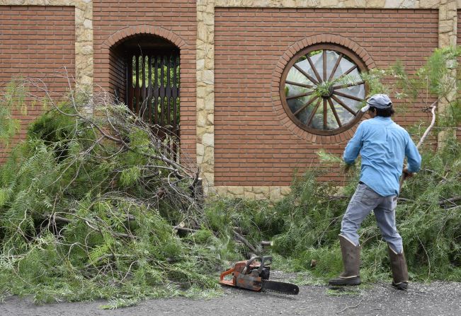 Neste fim semana começa o cronograma de outubro da coleta de galhos em Agudos