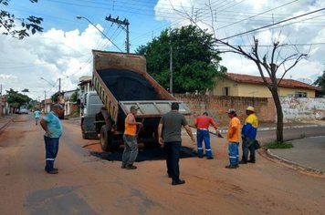 Prefeitura faz recapeamento asfáltico em diversas ruas do Jardim Vienense