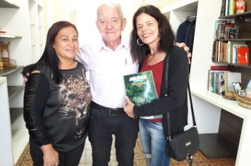 Moradores de Buritama fazem turismo em Agudos e destacam atrativos culturais e históricos