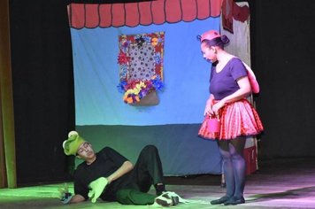 Peça apresentada no Seminário de Agudos trata temas importantes de forma lúdica 