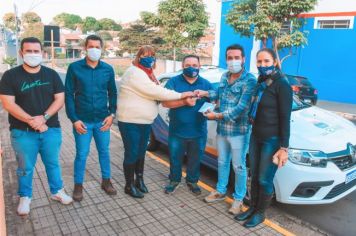 Fernando Octaviani entrega veículo zero quilômetro para o Lar da Criança