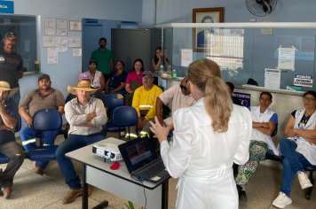 DOMÉLIA PROMOVE PALESTRA SOBRE SAÚDE BUCAL