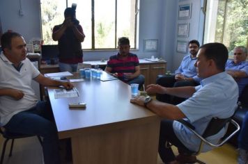 Prefeito Altair recebe o deputado federal Vinícius Carvalho, autor de emendas que irão destinar mais R$ 1 milhão para Agudos