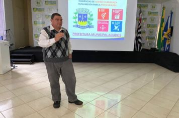 Reunião com coordenadores discute técnicas de gestão na área de Administração