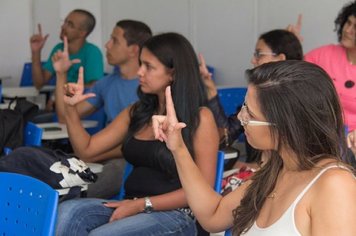 Curso de Libras tem vagas abertas em Agudos