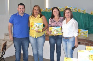 Prefeitura lança livro 