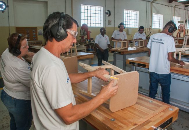 Escola Municipal de Marcenaria conclui 1ª etapa do Curso Gratuito de Construtor e Montador de Móveis 