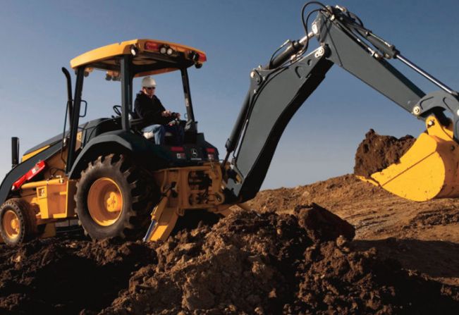 Prefeitura de Agudos oferece curso de Operação e Manutenção de Retroescavadeira