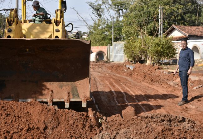 Prefeitura faz obras para escoamento de águas de chuva no Jardim Vienense